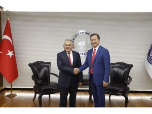 Başkan Büyükkılıç, Endonezya’nın Ankara Büyükelçisi Iqbal ile görüştü