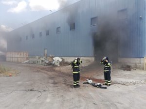 Eski ambalaj fabrikasında patlama: 4 yaralı