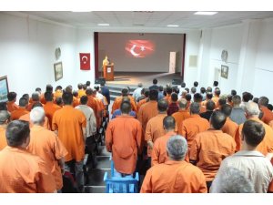 Kütahya Cezaevi tek seferde 76 tutuklu ve hükümlüye kalfalık belgesi veren ilk cezaevi unvanını aldı