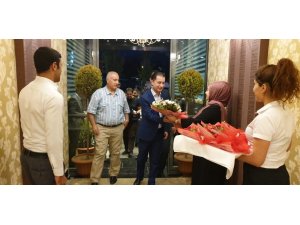 Kuzey Irak heyeti Van’da çiçeklerle karşılandı