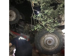Traktörün altında kalan sürücü yaşamını yitirdi