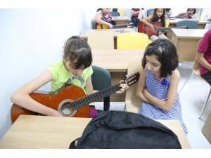 Haliliye Belediyesinde gençler müzik ile tanışıyor