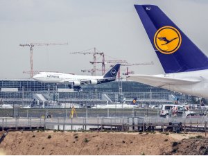 Lufthansa, Kahire uçuşlarına yeniden başladı