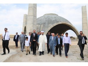 Ali Erbaş’tan Tıbbiye Camii ve Külliyesi’ne ziyaret