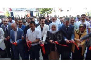 Erciş’te mobilya mağazası açılışı