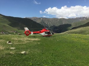 Helikopter ambulansın yoğun yaz mesaisi