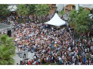 Binlerce İzmirlinin katıldığı caz festivali bu yıl 2-3-4 Ağustos’ta