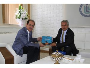 UNESCO Türkiye Milli Komisyonu Başkanı Oğuz’dan Rektör Coşkun’a ziyaret