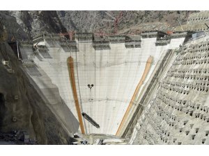 Yusufeli Barajı’nda gövde yüksekliği 115 metreye ulaştı