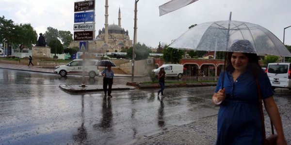 Meteoroloji uyardı: Marmara'ya sağanak yağış uyarısı... İstanbul'da yağmur sürprizi