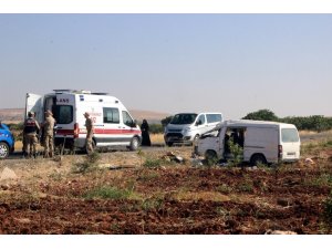 Tarım işçisi göçmenleri taşıyan minibüs devrildi: 2 ölü, 20 yaralı