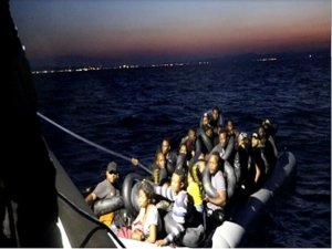 Ayvalık’ta 51 göçmen yakalandı