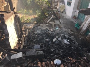 Amasya’da ev ve odunluk yangını