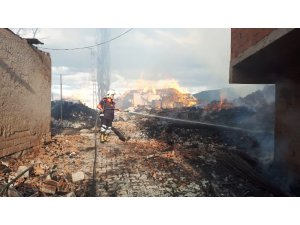 Çorum’da köyde yangın çıktı, 7 ev kül oldu