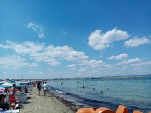 Tatilciler Gelibolu plajına akın etti