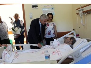 Şehit Aileleri, KEA Hastanesinde tedavi gören hastaları ziyaret etti