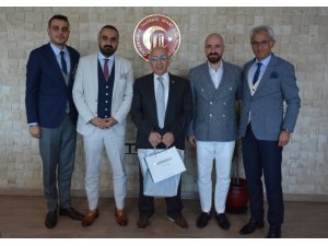 Uzaktan Eğitim Fakültesi Dekanı Şahin’den Rektör Murat’a ziyaret