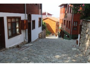 Kapanca Sokak’taki tarihi yapılar ziyaretçilerini bekliyor