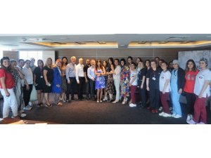 Hastanelerde bayram sevinci