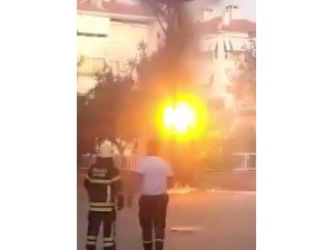 Trafoda patlama sonucu yangın kamerada