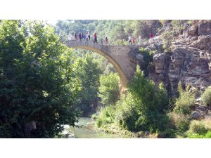 Uşak’taki 2 bin 500 yıllık Clandras Köprüsü kentin yeni turizm merkezi oldu