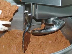 Nİğde'de korkunç olay! 2,5yaşındaki çocuk çiğ köfte yoğurma makinesinin içine düştü...