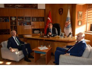 Kılıçdaroğlu, Avanos Belediyesini ziyaret etti