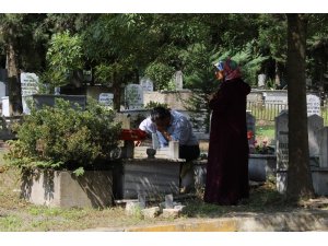17 Ağustos şehitleri, mezarlarında gözyaşları ve dualarla anıldı