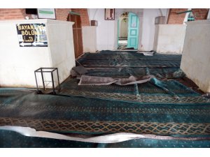 Tarihi Küçük Ayasofya Camisinde temizlik ve tadilat başladı