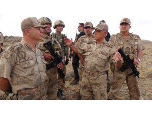 Jandarma Genel Komutanı Orgeneral Arif Çetin operasyon bölgesinde