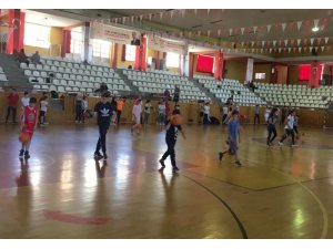 Sivas’ta basketbol yaz okulu sürüyor