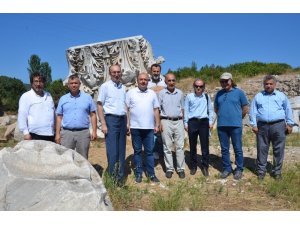 Kaymakam Yazar ve Rektör Özdemir, Kyzikos’u ziyaret etti