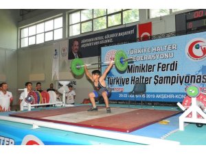 Akşehir’de düzenlenen halter şampiyonası sona erdi
