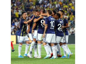 Fenerbahçe, Başakşehir’e karşı 10’a 9 üstün