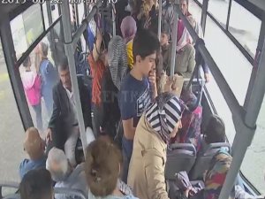 Rahatsızlanan kadın yolcuyu, yolcu dolu otobüsle hastaneye taşıdı
