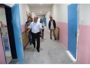 Kütahya Hüsnü Kişioğlu Ortaokulu’nda tadilat çalışması