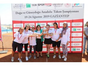 Erkeklerde Gaziantep Tenis İhtisas Kulübü birinci oldu
