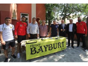Bayburtspor’a ilk destek belediye başkanından