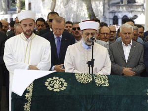 Usta gazeteci- yazar Şule Yüksel Şenler'e veda! cenazeye cumhurbaşkanı Erdoğan da katıldı...