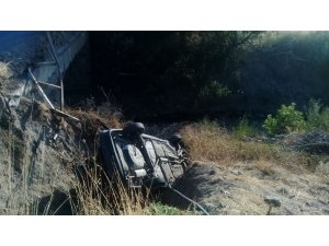 İzmir ‘de Otomobil Köprüden Uçtu: 2 Yaralı