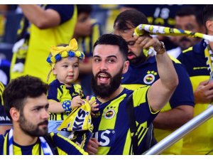 Süper Lig: Fenerbahçe: 1 - Trabzonspor: 0 (Maç devam ediyor)