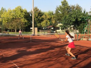 Geleneksel Kurtuluş Kupası Tenis Şenliği başladı