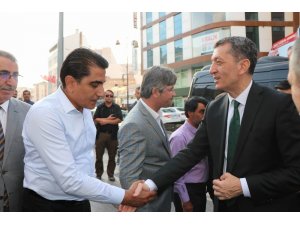 Bakan Selçuk, AK Parti İl Başkanlığını ziyaret etti