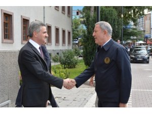 Milli Savunma Bakanı Akar’dan Malatya Valisi Baruş’a ziyaret