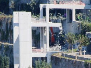 15 günde yıkılamayan asansörü, Bakanlık 2 günde yıktı