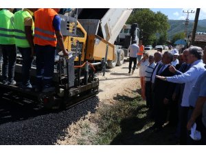 Cumhurbaşkanlığı YİK Üyesi Şahin Ovacık’ta asfalt çalışmalarını inceledi