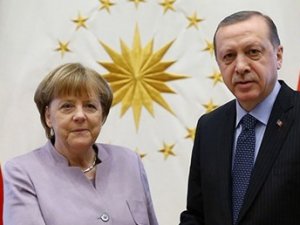 Erdoğan'la Merkel arasında kritik telefon görüşmesi!