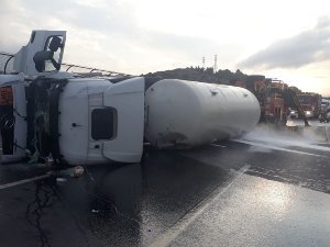 İstanbul'da trafiği felç eden kaza!