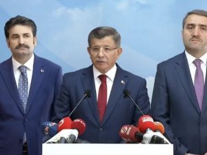 Ahmet Davutoğlu, AK Parti'den istifa etti!