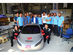 İskenderun’da üniversite öğrencileri insansız hava aracı ve hidrojenle çalışan otomobil yaptı
